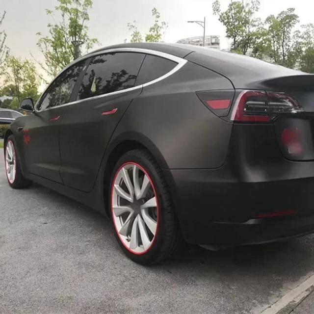 ユニバーサル カーホイールリムエッジプロテクター 4個セット BMW VW メルセデス リングタイヤガードストリップ Tesla Model 3 Y S X 2017-2023対応 輸入品_5