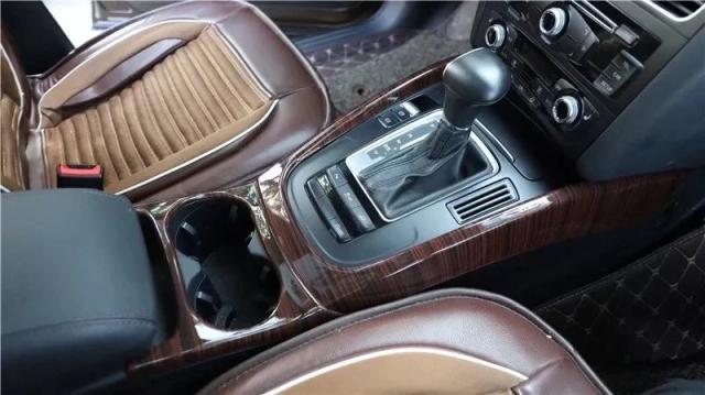 アウディ Q5 8R (2010-2018) / SQ5 8R (2013-2017) 用 カーボンファイバー調 内装デコレーション センターコンソールドア内装ステッカー ABS製 輸入品