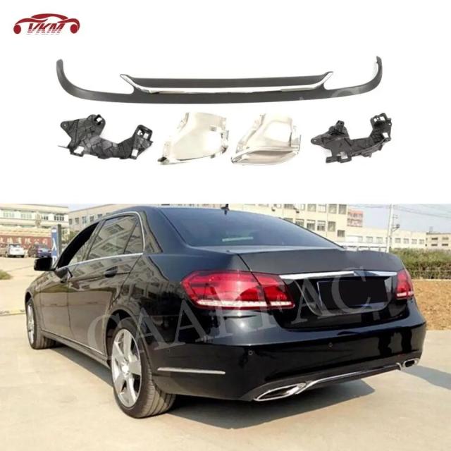 メルセデス・ベンツ Eクラス W212 E200 E250 E300 E350 E500 専用 リアリップスポイラー＆エキゾースト 2013-2016年モデル 高品質PPバンパーディフューザー 輸入品