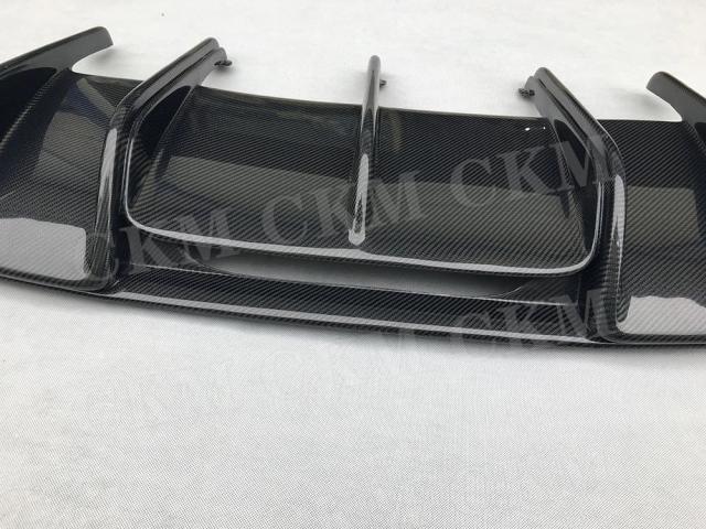 CKMUUER カーボンファイバー リアバンパーリップスポイラー メルセデスベンツ CLSクラス W218 CLS550 GLS63 AMG 2011-2017 フィン シャークスタイル ディフューザー 輸入品_10