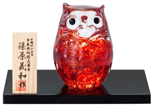 アデリア(ADERIA) 津軽びいどろ 置き物 子ふくろう 梅重 日本製 化粧箱入り インテリア オーナメント 可愛い 鳥 ギフト 女性 母の日 父の日 夫婦 男性 引越し祝い 結婚 挨拶回り プチ 退職 プ…