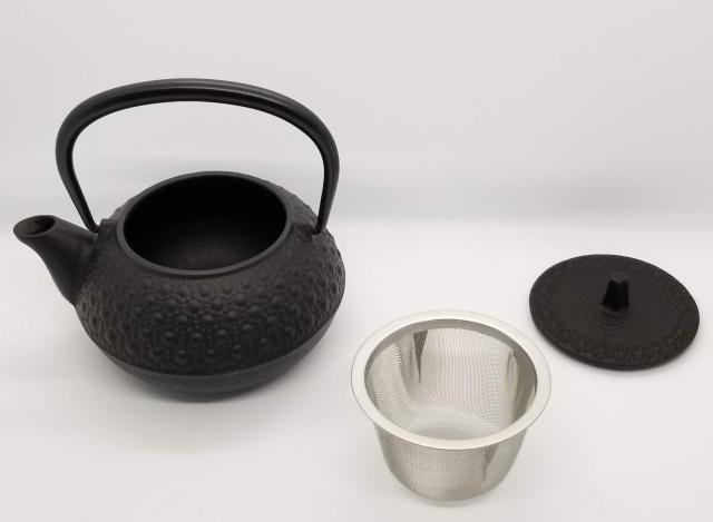 岩鋳 Iwachu 鉄瓶兼用急須 3型新亀甲 黒 0.32L ホーロー無し 直火対応 南部鉄器 12803 岩鋳(Iwachu) 鉄瓶 黒焼付 0.32L 鉄瓶兼用急須 3型新亀甲セット