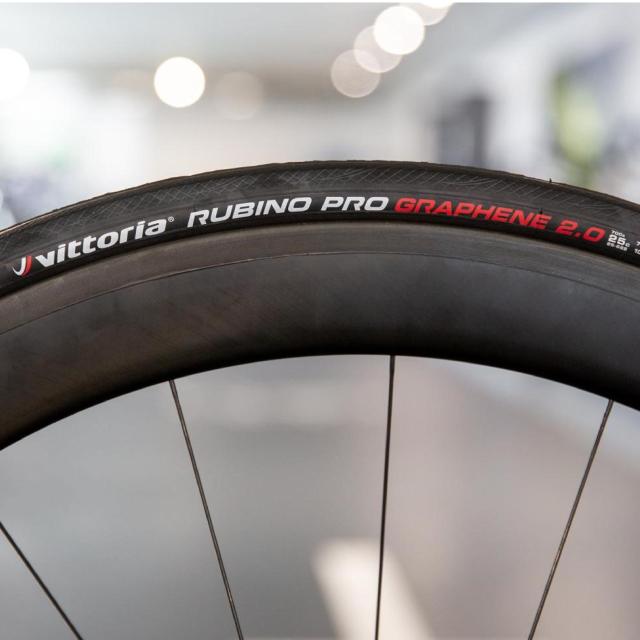 ビットリア(Vittoria) Rubino Pro TLR ALL BLK 700X25C チューブレス
