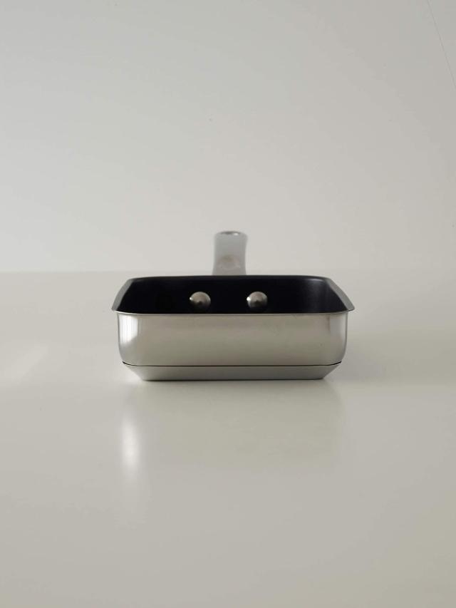 マイヤー(Meyer) フライパン マキシム エスエス エッグパン 18cm 卵焼き 玉子焼き器 日本製ステンレス IH対応 ふっ素樹脂加工 底面三