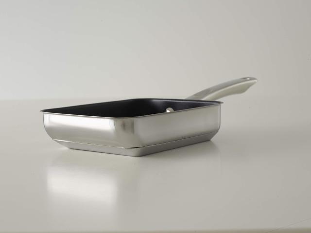 マイヤー(Meyer) フライパン マキシム エスエス エッグパン 18cm 卵焼き 玉子焼き器 日本製ステンレス IH対応 ふっ素樹脂加工 底面三