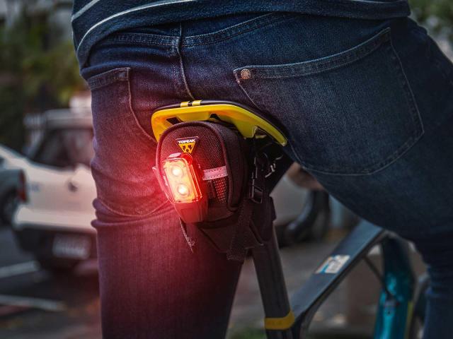 Topeak USB充電式ライトセット、HeadLux 100フロントとテールラックス25リア、ブラック。_4