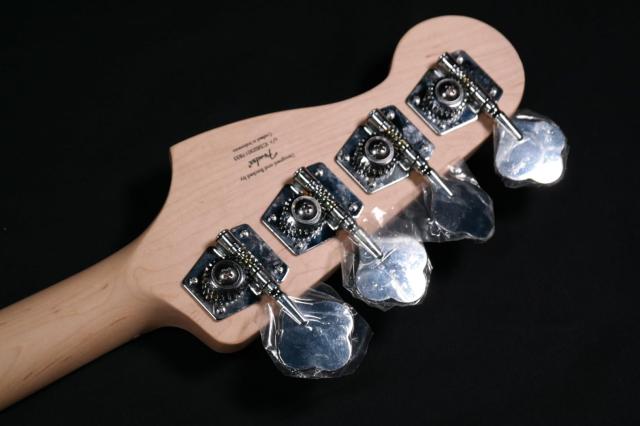 Squier by Fender スクワイヤー エレキベース Squier Sonic? Precision Bass?, Maple Fingerboard, White Pickguard, California Blue ソ_1