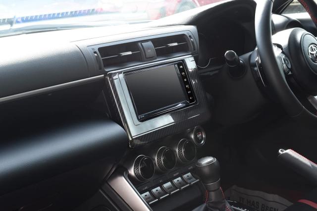 美品！トヨタ 86 スバル BRZ純正ダッシュナビパネル 後期GTカーボン調 SecondStage トヨタ GR86 スバル BRZ ナビパネル 7インチ