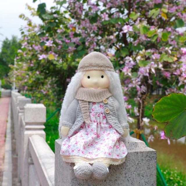 BlissfulPixie ウォルドルフ人形 Waldorf Doll 手作り人形 - Leila 30cm 柔らかい 女の子 かわいい ぬいぐるみ 子供たちに最適な人形