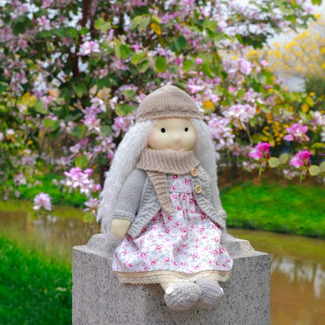 BlissfulPixie ウォルドルフ人形 Waldorf Doll 手作り人形 - Leila 30cm 柔らかい 女の子 かわいい ぬいぐるみ 子供たちに最適な人形