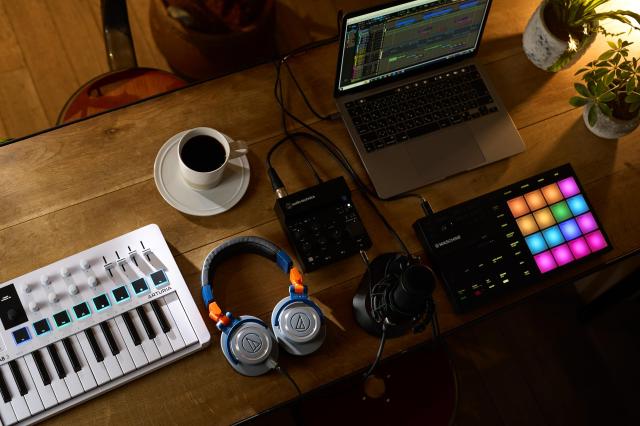 オーディオテクニカ スタジオ モニターヘッドホン 限定カラー ATH-M50x LAB 有線/スタジオレコーディング/ミキシング/DJ/トラックメイキ_5