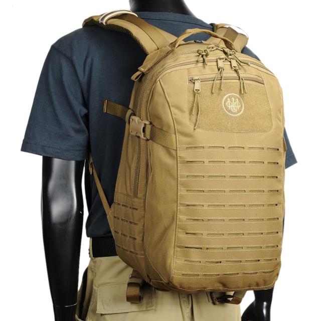BERETTA タクティカルバックパック MOLLE レーザーカット 容量29L [ コヨーテ ][ra05585]の通販は