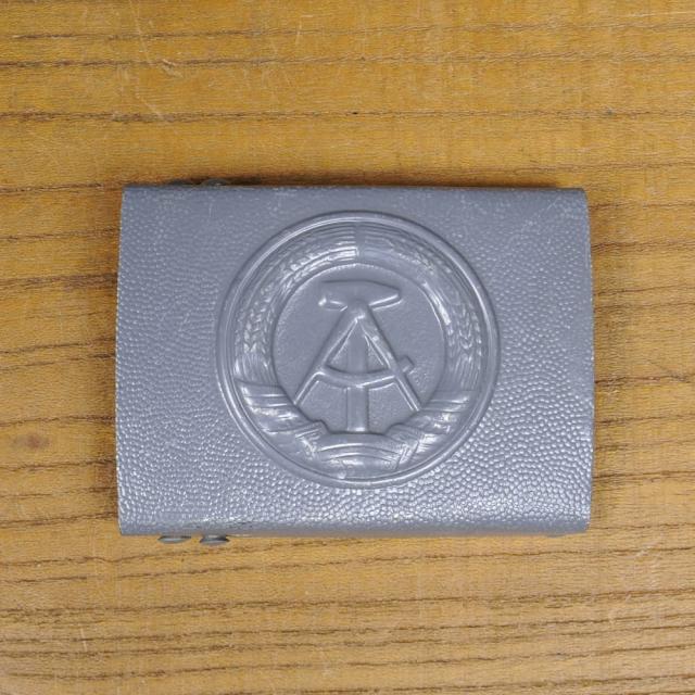 ドイツ軍放出品 ベルトバックル 旧東ドイツ 国章入り スチール製