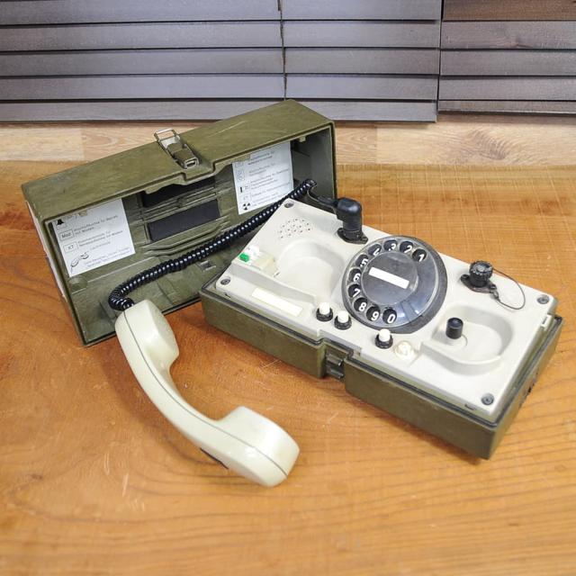 ドイツ軍放出品 フィールドフォン 野戦電話 KRONE GmbH製 WF [ 可 ][ra16662]