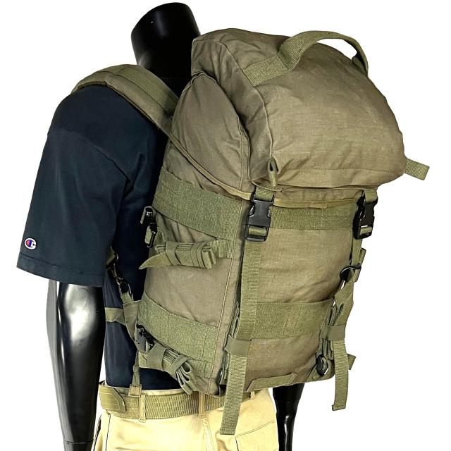 オーストリア軍放出品 バックパック KAZ 03 SMALL 25L ナイロン製 オリーブドラブ [ 可 ][ra19239]