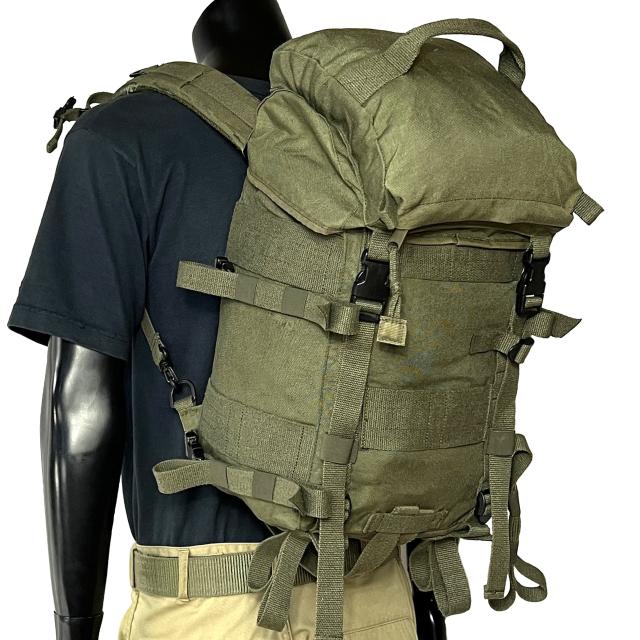 オーストリア軍放出品 バックパック KAZ 03 SMALL 25L ナイロン製 オリーブドラブ [ 破損あり ][ra6303860a5]