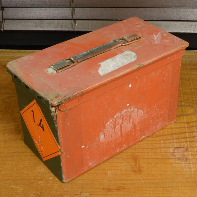 米軍放出品 アモカン M2A1 Cal.50/5.56 弾薬箱 [ 難あり ][ra16724]の 
