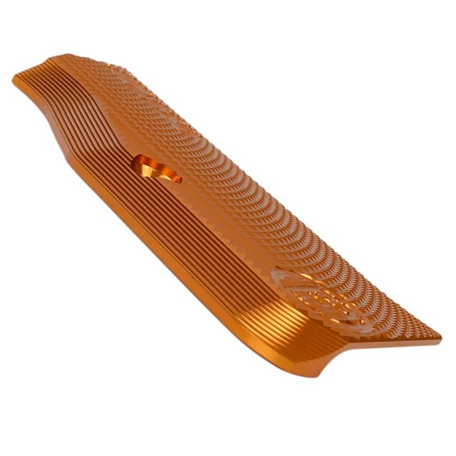 Carbon8 グリップパネル Cz SHADOW-2用 アルミニウム CBP46 [ オレンジ