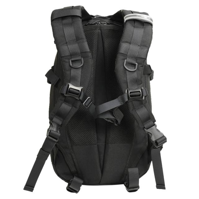 BERETTA タクティカルバックパック MOLLE レーザーカット 容量