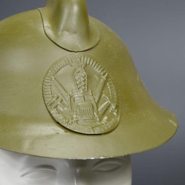 旧ソ連 消防隊放出品 ヘルメット スチール製 1970年代 OD[ra06634] 旧ソ連 消防隊放出品 ヘルメット スチール製 1970年代 OD[ra06634]の