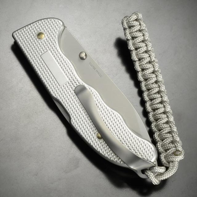 VICTORINOX 折りたたみナイフ Evoke Alox エボーク 0.9415. [ シルバー