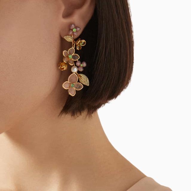 【タグ付/未使用/新品】ケイト・スペード　イヤリング 新品☆kate spade シェルフラワー イヤリング ゴールド ダイヤ ケイト