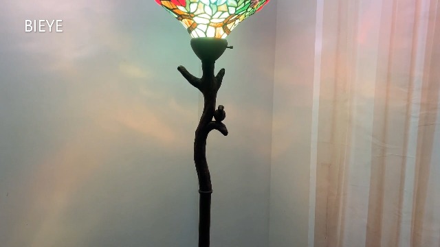 Bieye照明L10768 葡萄 フロアスタンドランプ ステンドグラスランプ インテリアライト オシャレランプ 雰囲気ランプ ロマンチック 癒しグッズ フロアスタンド フロアライト フロアランプ 照明の通販は