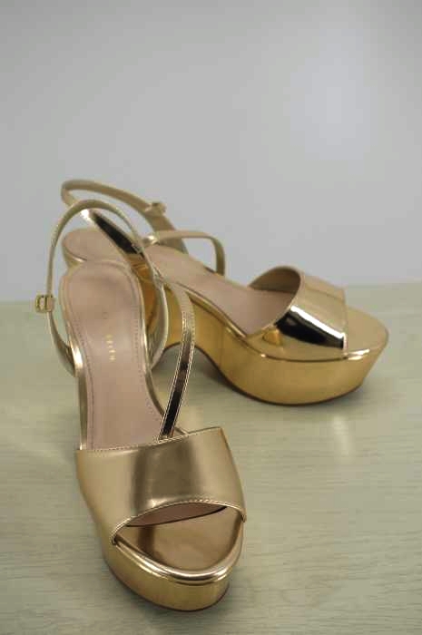 チャールズキース Charles Keith ストラップサンダル サイズeur 38 レディース 中古 ブランド古着バズストア の通販はau Pay マーケット ブランド古着のbazzstore バズストア
