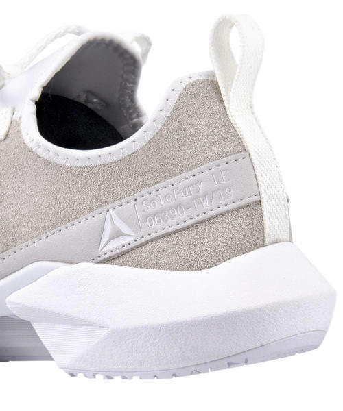 Sale Reebok リーボック Solefury Le メンズスニーカー 通気性 軽量 ソールフューリーle Dv6861 ホワイト スカル グレー ホワイトの通販はau Pay マーケット シューズショップasbee