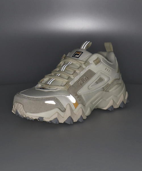 FILA フィラ OAKMONT TR レディーススニーカー(オークモントTR) USS23018 101【EC】 オフホワイト｜au PAY  マーケット