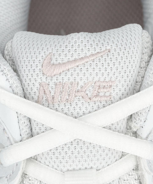 NIKE ナイキ V5 RNR レディーススニーカー(ウィメンズV5RNR) HQ7901-110 サミットホワイト/シルトレッド/ホワイト/バストグレー_6