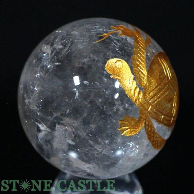 ☆一点物☆【彫刻置物】丸玉 レインボー水晶 玄武 (金彫り) 約50mm No.31 天然石 パワーストーン_2