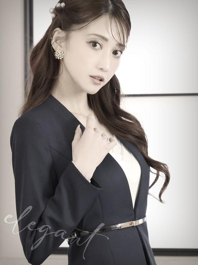 一部予約販売 キャバスーツ Belsia 体型カバー ペプラム タイト