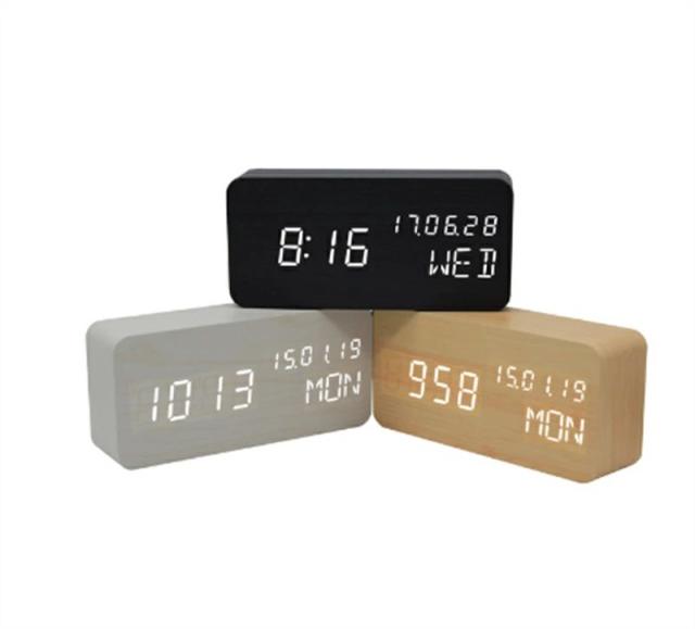 進化版木目調 置き時計 充電式 目覚まし時計 コードレス デジタル時計 置時計 アラーム 木製 部屋に馴染み おしゃれ 北欧 大音量 卓上 時計 LED表示 温度計 カレンダー 音感センサー インテリア かわいい コンパクト 結婚祝い 子供 プレゼントの通販は 5,152円