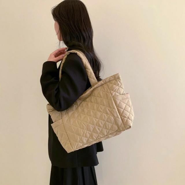 マルチトート マザーズバッグ 推し活バッグ お仕事バッグ トートバッグ totebag キルティングバッグ トートバッグ bag トート 肩掛けバッグ 大容量 シンプル mamabag mothersbag 推しバッグ 推し事 推し事バッグ ヌビバッグ ジム用バッグ　全4色の通販は