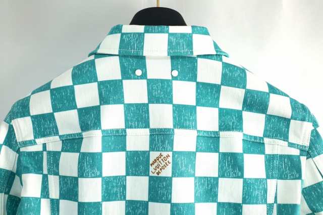 定価29万 LOUIS VUITTON Damier Denim Trucker Jacket Ocean 定価29万 LOUIS VUITTON Damier Denim Trucker Jacket Ocean