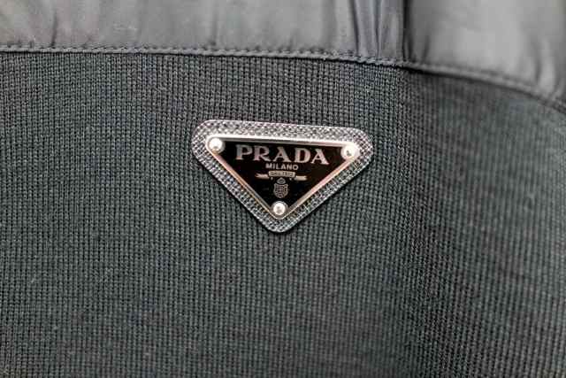 PRADA プラダ Wool and Re-nylon hoode ジップアップ フーディパーカー ブラック 50サイズ 【中古】