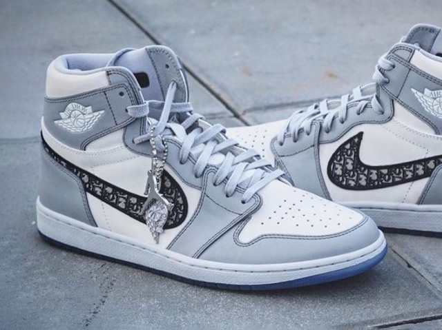 DIOR × Nike Air Jordan １ HIGH OG ディオール ナイキ エアジョーダン1 コラボレーションモデル ハイカット スニーカー  グレーの通販はau PAY マーケット - OPINIONマーケット | au PAY マーケット－通販サイト