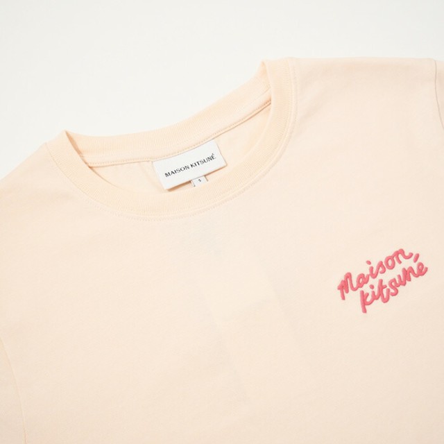 MAISON KITSUNE メゾン キツネ トップス ハンドライティング コンフォート Tシャツ MW00126 KJ0119 レディース ベージュ ホワイト ブラック 半袖 ロゴ クルーネックの通販は