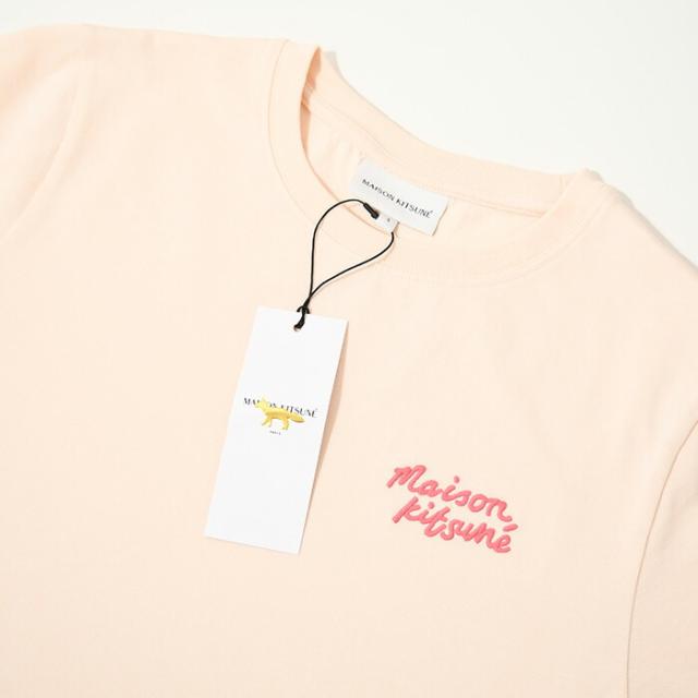 MAISON KITSUNE メゾン キツネ トップス ハンドライティング コンフォート Tシャツ MW00126 KJ0119 レディース ベージュ ホワイト ブラック 半袖 ロゴ クルーネックの通販は