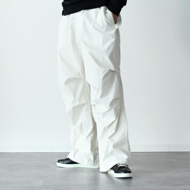 JILSANDER ジルサンダー ボトムス パンツ ニーレングスプリーツ コットンパンツ J21KA0147 J45218 メンズ アイボリー ホワイト カジュアル シンプル コットン オーバーサイズ 人気 おすすめの通販は