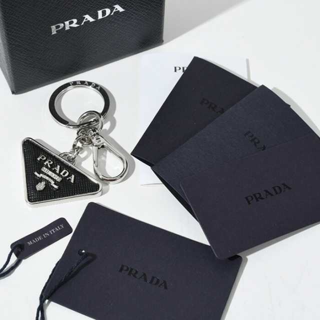 PRADA プラダ キーホルダー キーリング SAFFIANO レザー TRIANGLE