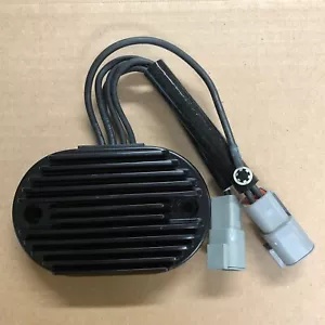 V-Factor 16285 ブラック ソリッドステート レギュレーター 12V