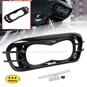 ヘッドライトベゼル ビビッドブラック ハーレーロードグライド