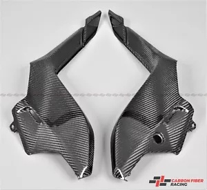 2017-2022 Ducati SuperSport シートサイドパネル - 100% カーボンファイバー 2017-2022 Ducati SuperSport Seat Side Panels - 100% Carbon Fiber