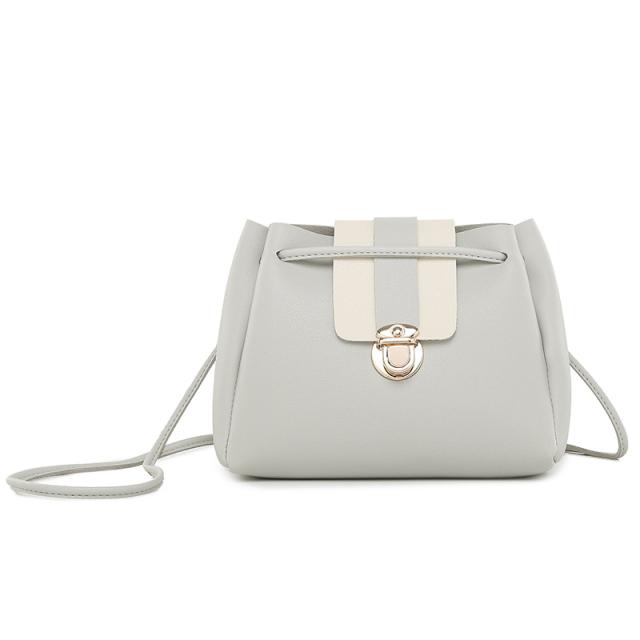 女性ファッションクロスボディバッグロックバックル巾着バケットバッグの通販はau Pay マーケット エビの家