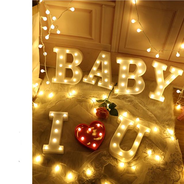 Phote Propsの結婚式のホームパーティーの装飾のためのLEDの英国の手紙の形ライト