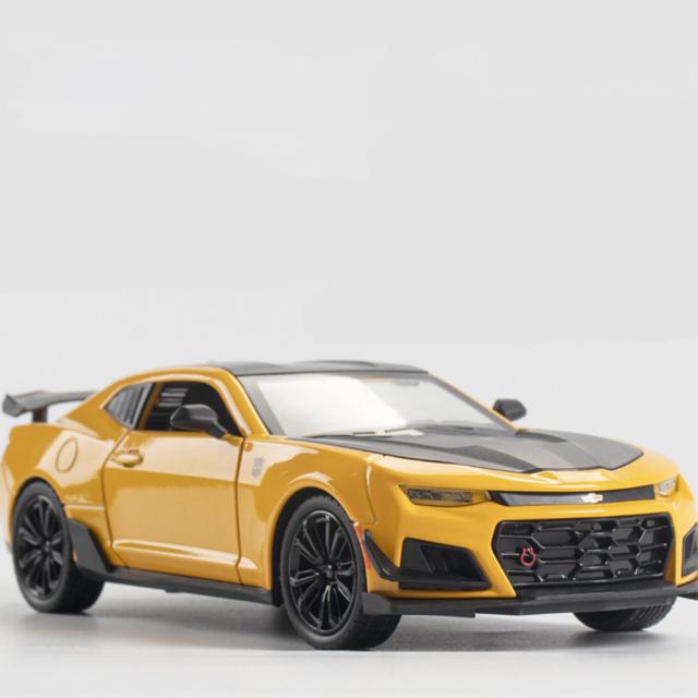 合金スポーツカーモデルとサウンドライト互換シボレーカマロ 1:24 