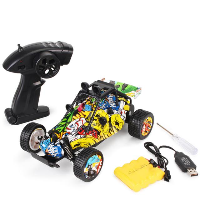 2.4 グラムリモートコントロールドリフトカー 1:20 子供充電式迷彩グラフィティリモートコントロールカーのおもちゃのギフト子供のための ドローン
