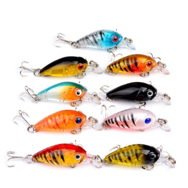 さまざまな色のクランクベイトのセット,フィッシュルアー,ウォブラー